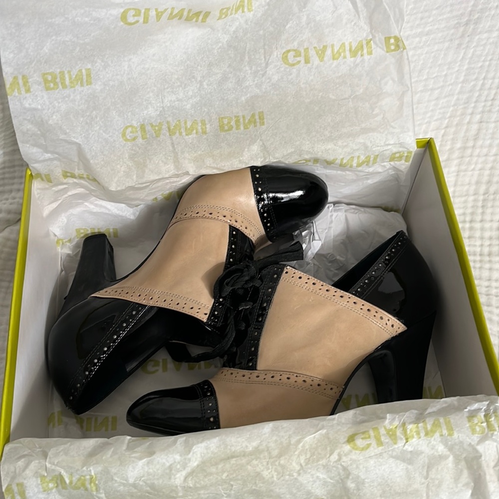 Gianni Bini Jitter Bug Size 8 Medium Gently Used.… - image 2